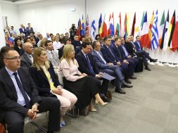 Okupljeni visoki uzvani na predstavljanju projek ta izgra dnje Dom fra Mladen Hrkać (1)