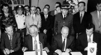Signing_of_the_Split_Agreement,_22_July_1995