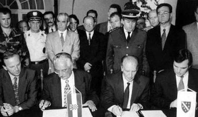 Signing_of_the_Split_Agreement,_22_July_1995