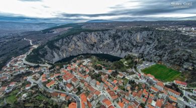 imotski-modro-jezero-gospin-dolac-768×432