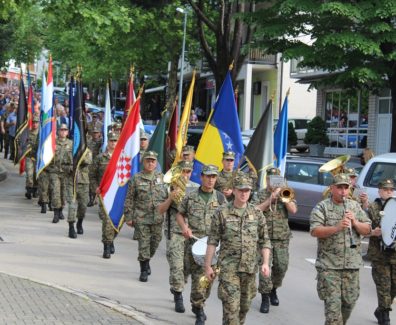 mimohod_htvatskih_branitečka_siroki_brijeg